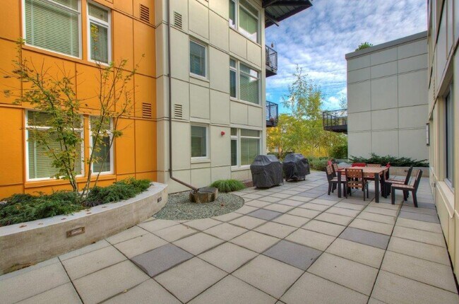 Building Photo - Burien Town Square Condo for lease!