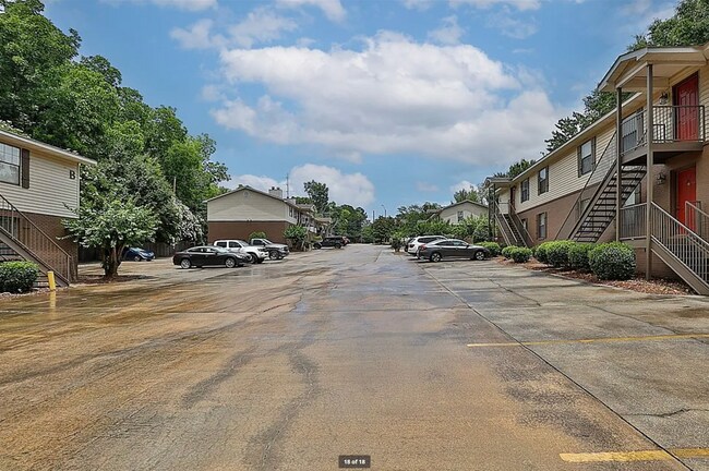 Building Photo - 449 N Donahue Dr