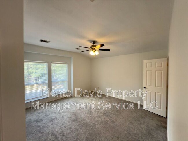 Building Photo - 10317 Laredo Dr