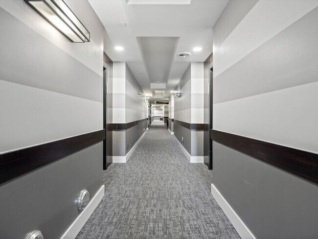 Building Photo - 1401 Walnut Blvd