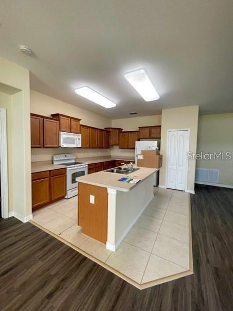 Building Photo - 3762 Hampton Hills Dr