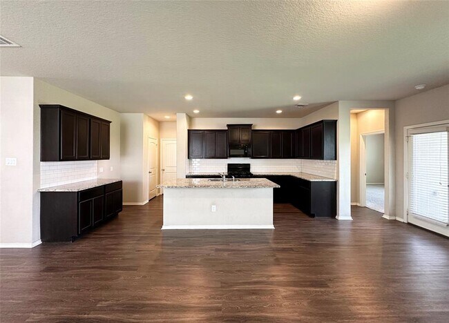 Building Photo - 109 Miles Dr