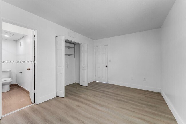 Building Photo - 6911 SW 129th Ave