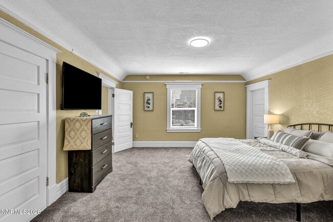 Building Photo - 35 W 8th St