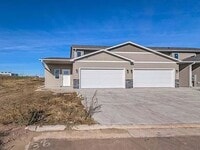 Building Photo - Beautiful new construction 3 bed/2.5 bath townhome