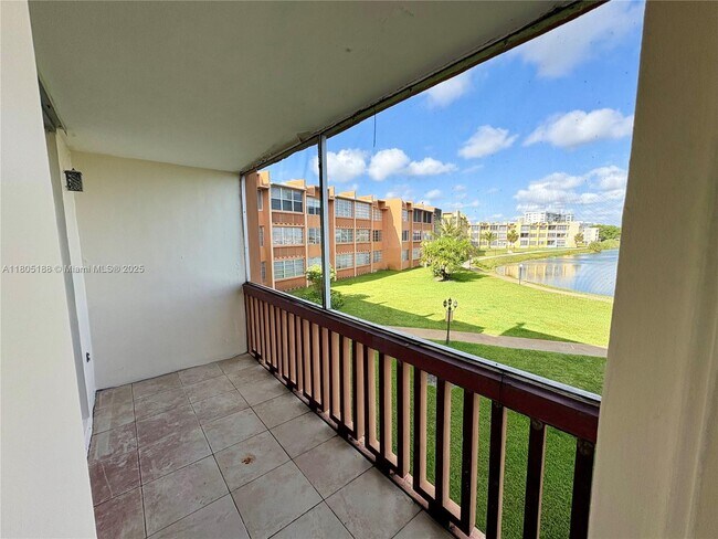 Primary Photo - 1591 NE Miami Gardens Dr
