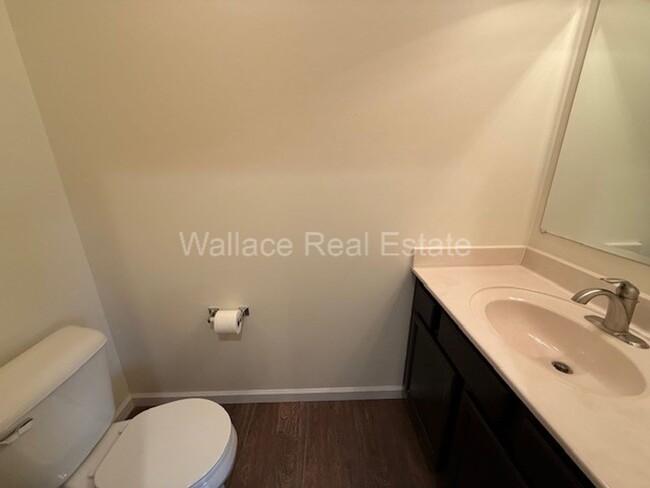 Building Photo - WEST KNOX CEDAR BLUFF AREA 2 BEDROOM 2.5 B...