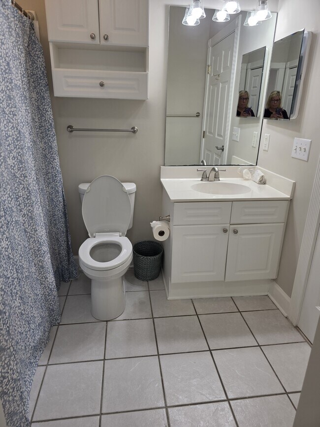 Building Photo - 4879 Dahlia Ct