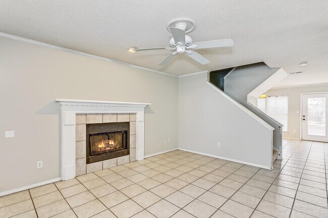 Building Photo - 4606 Lennox Pl