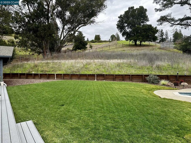 Building Photo - 226 Alderbrook Pl
