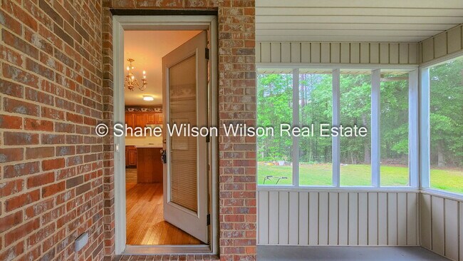 Building Photo - Spacious 2 Bedroom 2 Bath Duplex nestled in a quiet neighborhood in south Dalton.  ALL UTILITIES ...