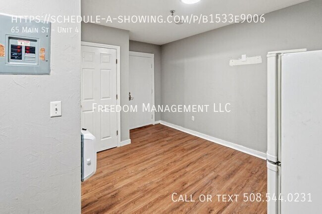 Building Photo - 65 Main St