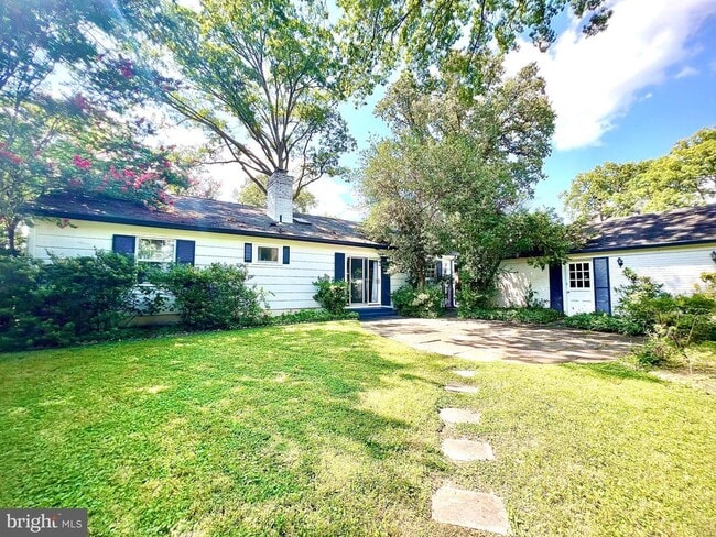 Building Photo - 11903 Henry Fleet Dr