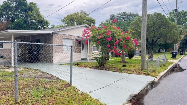 Primary Photo - 919 Colyer St
