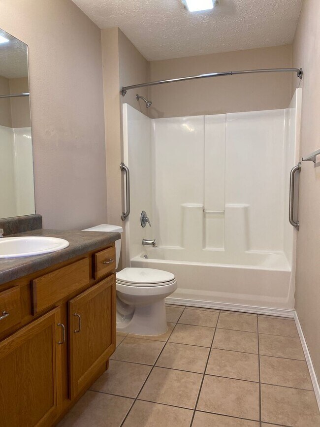 Building Photo - Condominium in Academy Commons