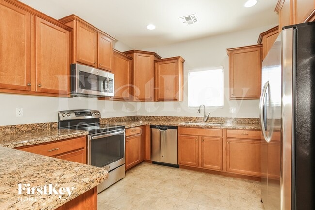 Building Photo - 18048 W Post Dr