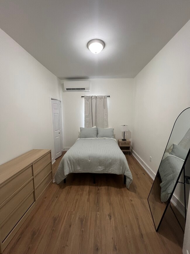 Building Photo - 218 Summer St