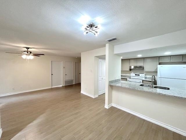 Building Photo - 100 Hillside Rd