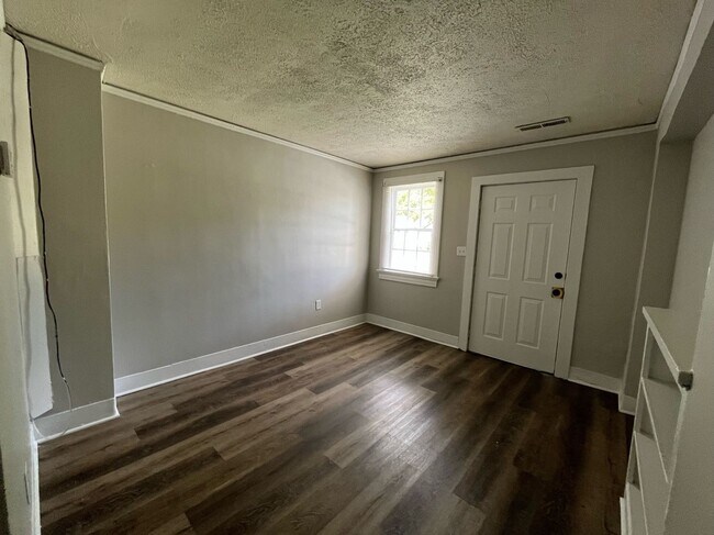 Building Photo - Located off of Victory Drive!! 2 Units Ava...
