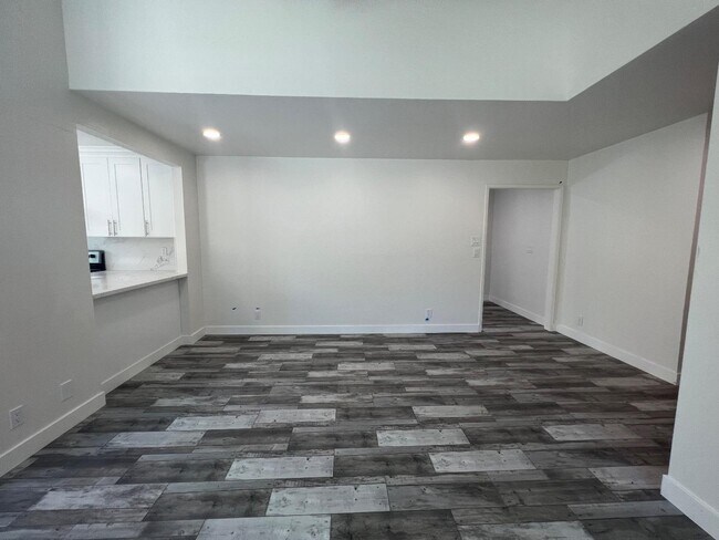 Building Photo - 1253 Ironbridge Way