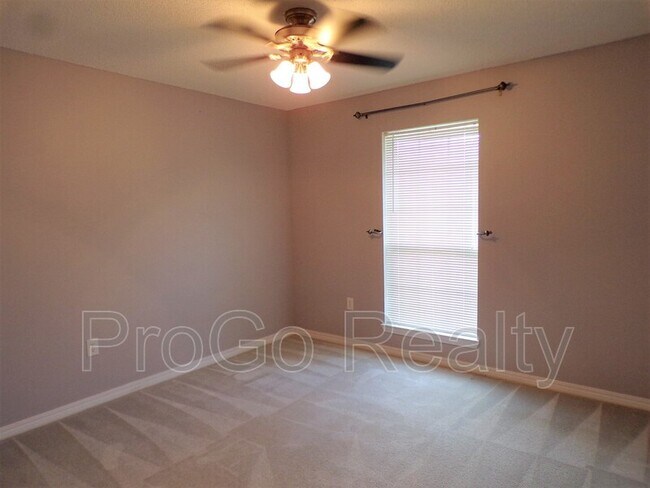 Building Photo - 4929 Spencer Oaks Blvd