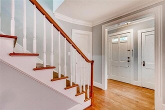 Building Photo - 1719 Ridgewood Dr NE