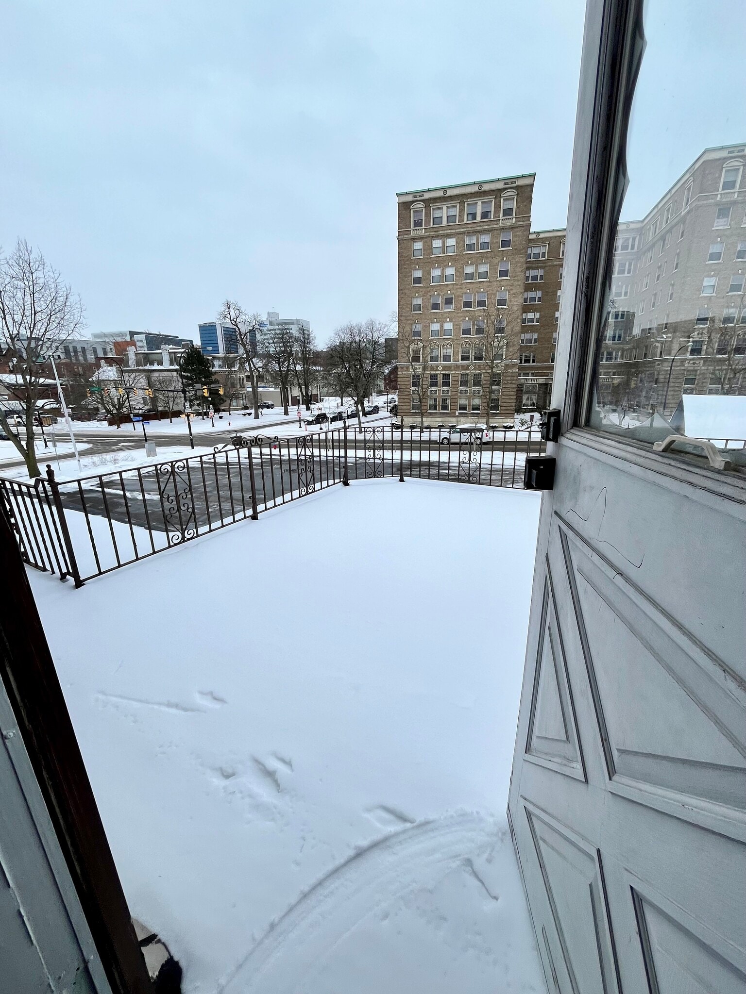 Building Photo - 104 Linwood Ave