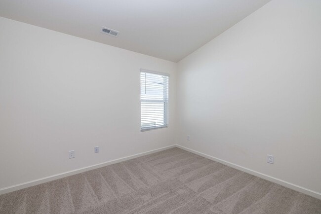 Building Photo - BEAUTIFUL End Unit 2 Bedroom Townhome in Pineville - MOVE IN READY MARCH 2026