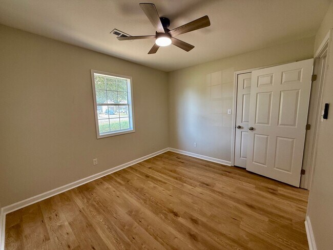 Building Photo - 3 Bedroom/2 Bathroom Home in Paragould AR ...