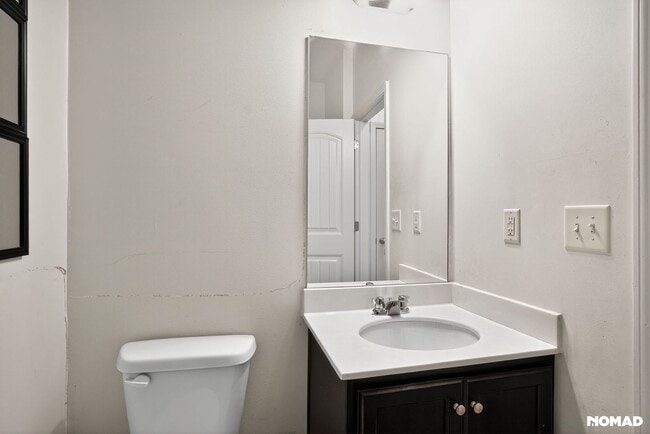 Building Photo - 1041 Sonoma Dr SW