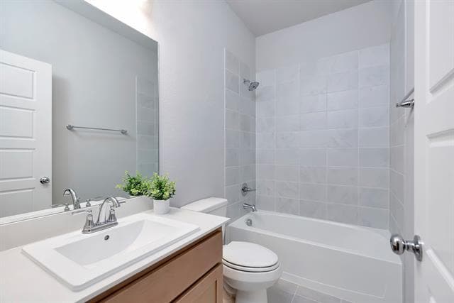 Building Photo - 2657 Keokuk St