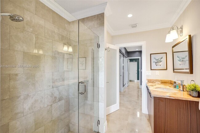 Building Photo - 13724 SW 92nd Ct