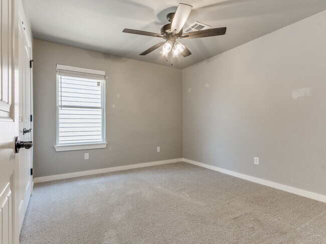 Building Photo - 3212 Hayven Cir