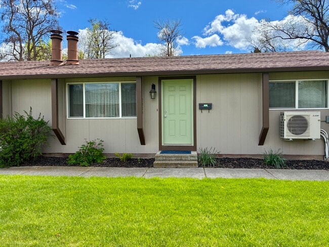 Building Photo - Owyhee St