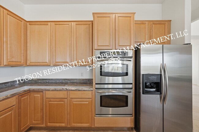 Building Photo - 13245 N Booming Dr