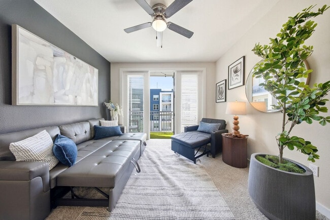 Building Photo - 1702 W Cleveland St