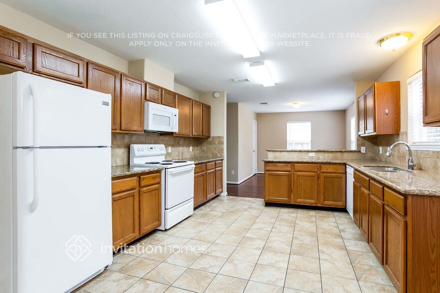 Building Photo - 3529 Stonehenge Dr