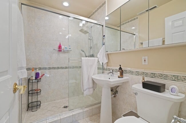 Building Photo - 3172 Morris Dr