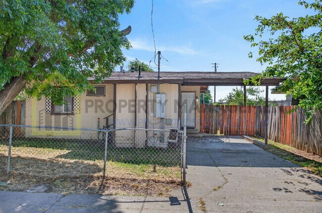 Building Photo - 302 Chennault Ct