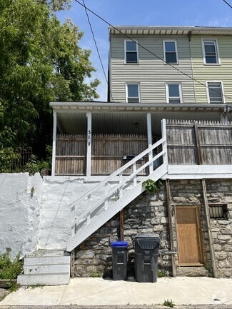 Building Photo - 319 S 3rd St