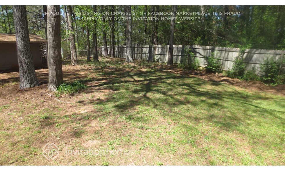 Building Photo - 7855 Dogwood Way