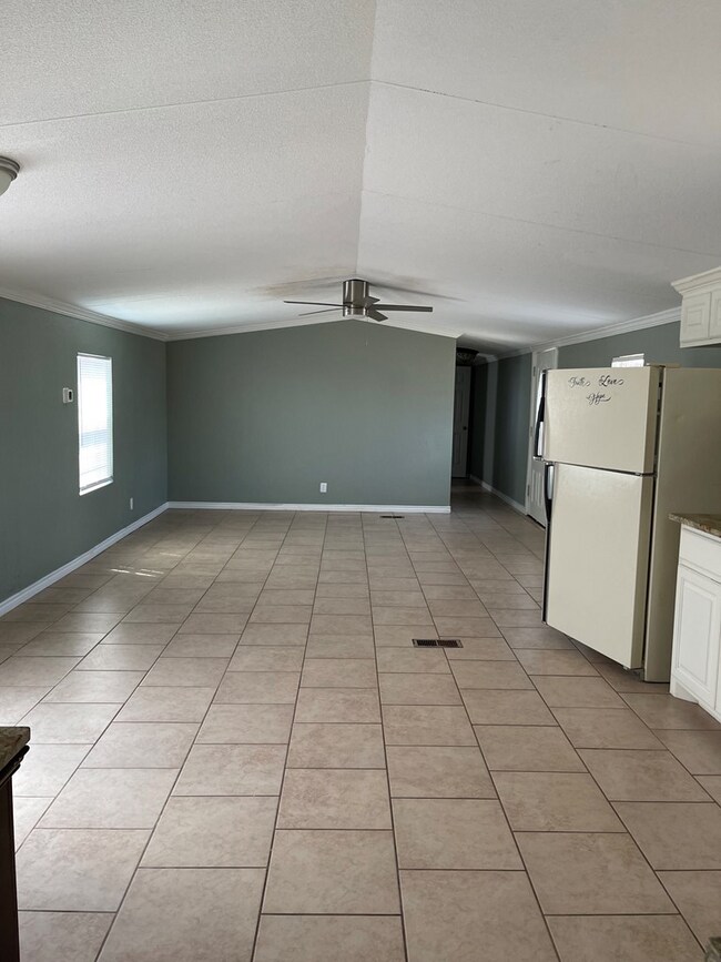 16904 N Sunflower Ave 16904 N Sunflower Ave Gardendale TX 79758