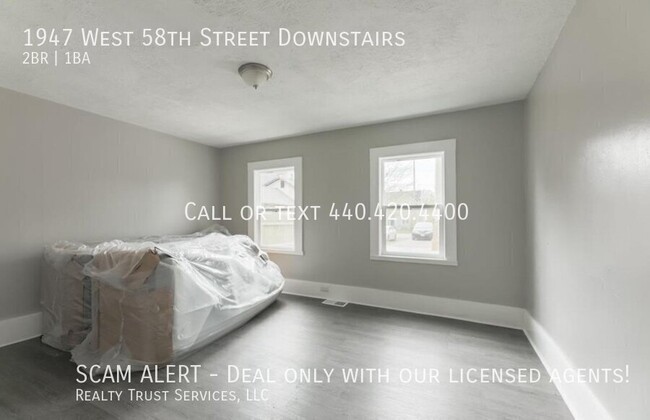 Building Photo - Stylish Downtown Living: Updated Downstair...