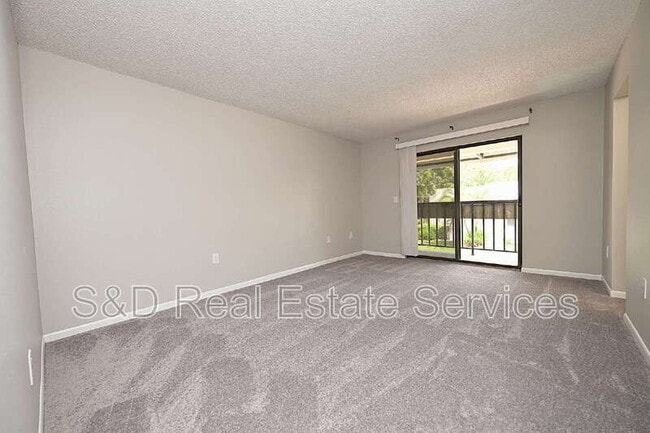 Building Photo - 1808 Village Ct