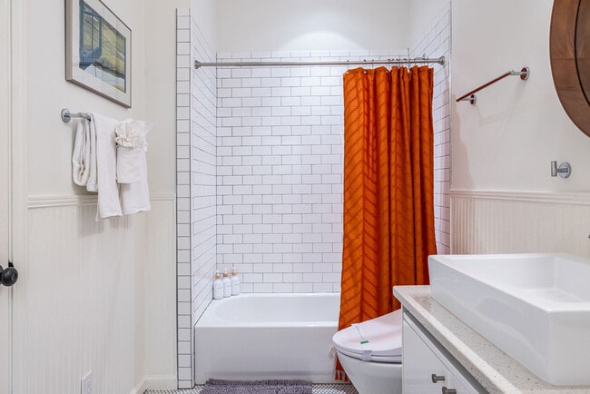 Building Photo - 71 Randolph St NE