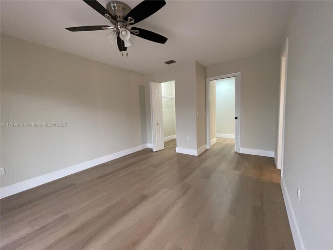Building Photo - 16876 SW 5th Way
