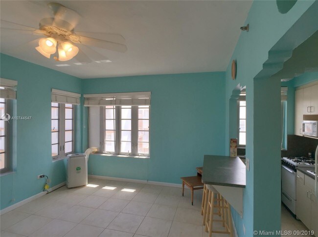 Building Photo - 901 Collins Ave