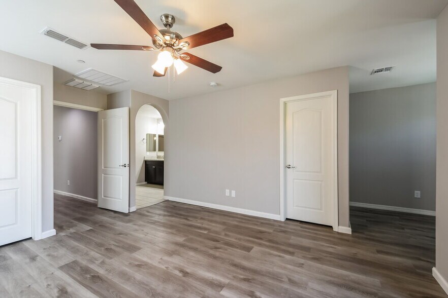 Building Photo - 12314 W Cactus Blossom Trail