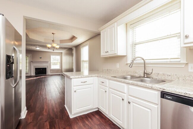 Building Photo - 693 Almondwood Pl