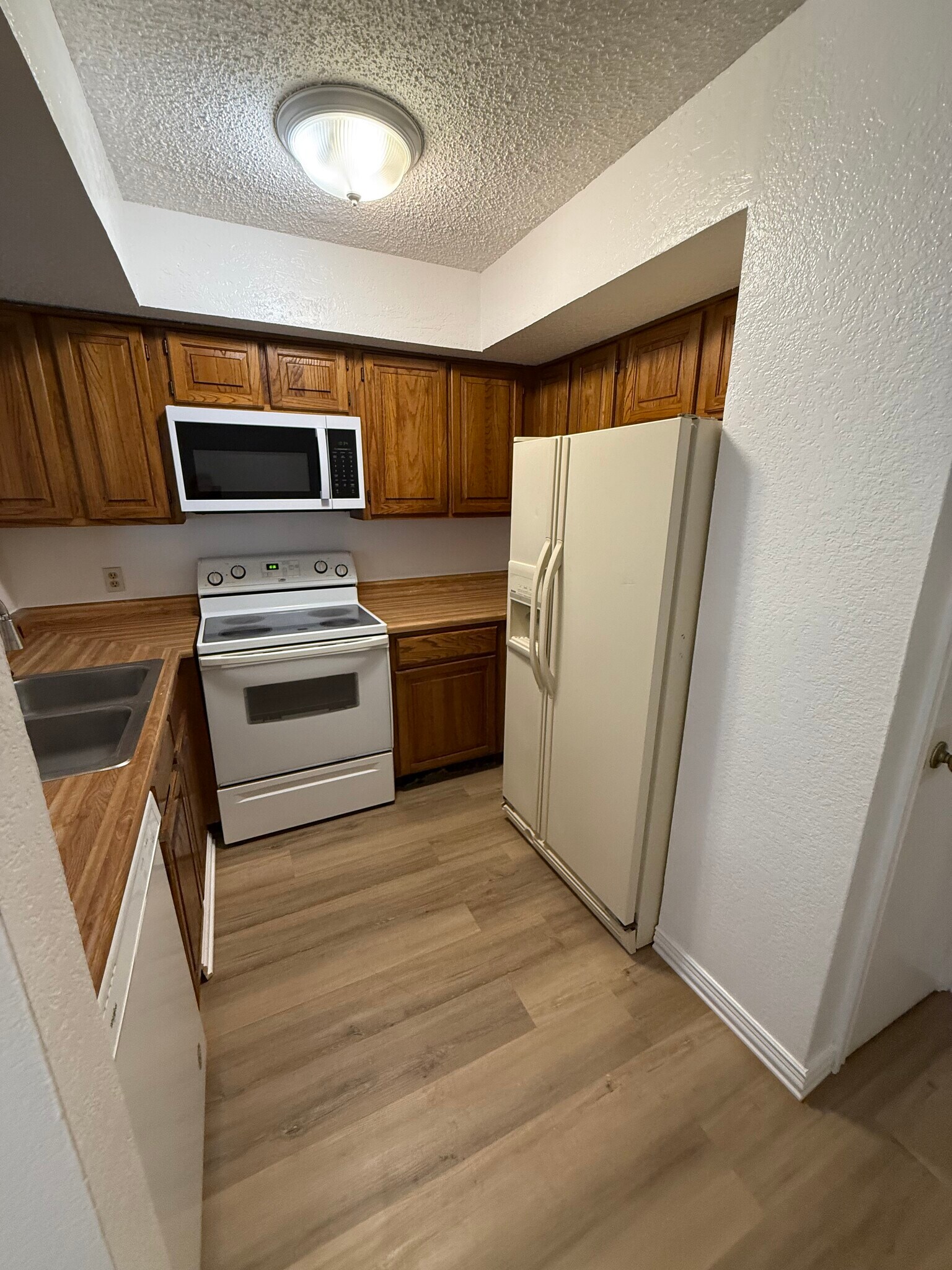 Building Photo - 2310 Bamboo Dr